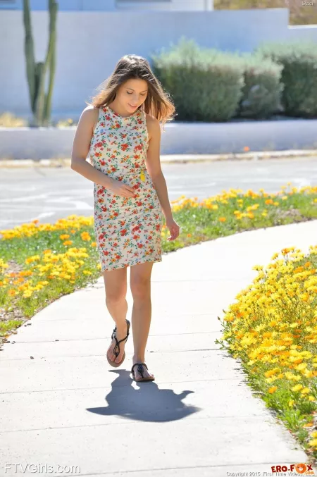 Чувственная летняя фотосессия в лесу