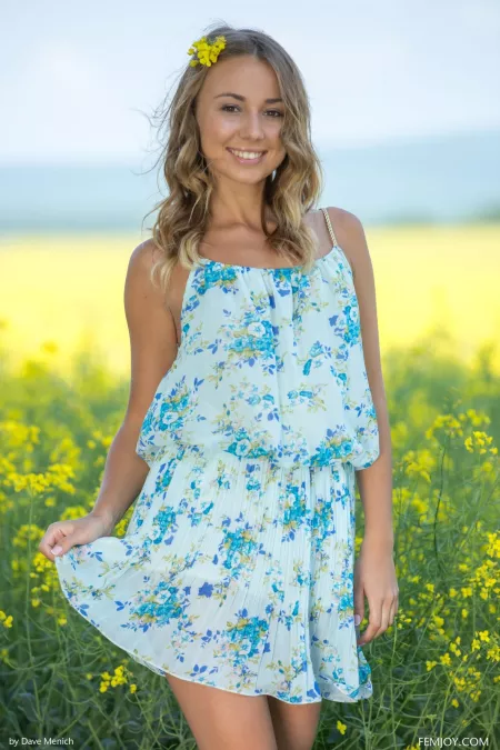 Летняя блондинка Линда: чувственная фотосессия