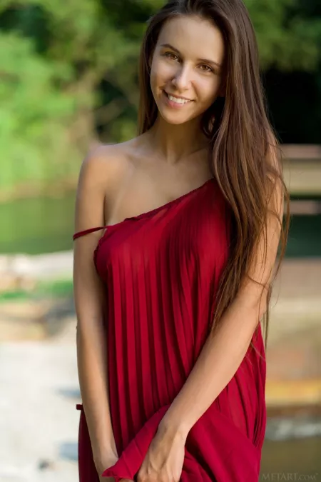 Летняя фотосессия с улыбающейся Алисой