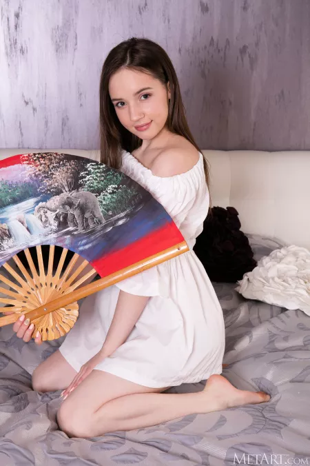 Сабрина Янг: Радостное фото в домашней атмосфере