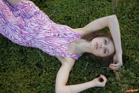 Радостный летний фотосет в природе